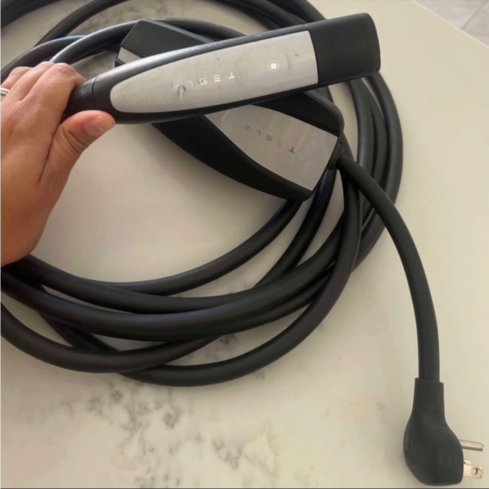 Tesla mobile charger nema 5-15